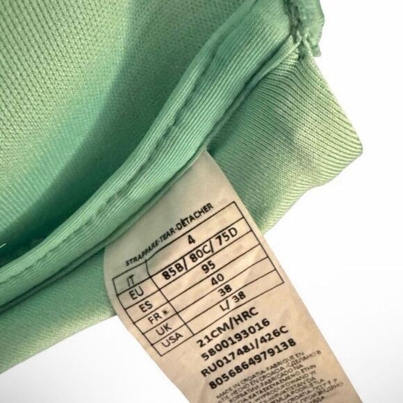 🌊 Calzedonia Size L Ruffle Bikini Top | Coby Style | Push-Up | Adjustable Strap - Picture 3 of 4